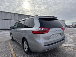 2020 Toyota Sienna LE