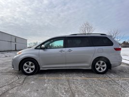 2020 Toyota Sienna LE