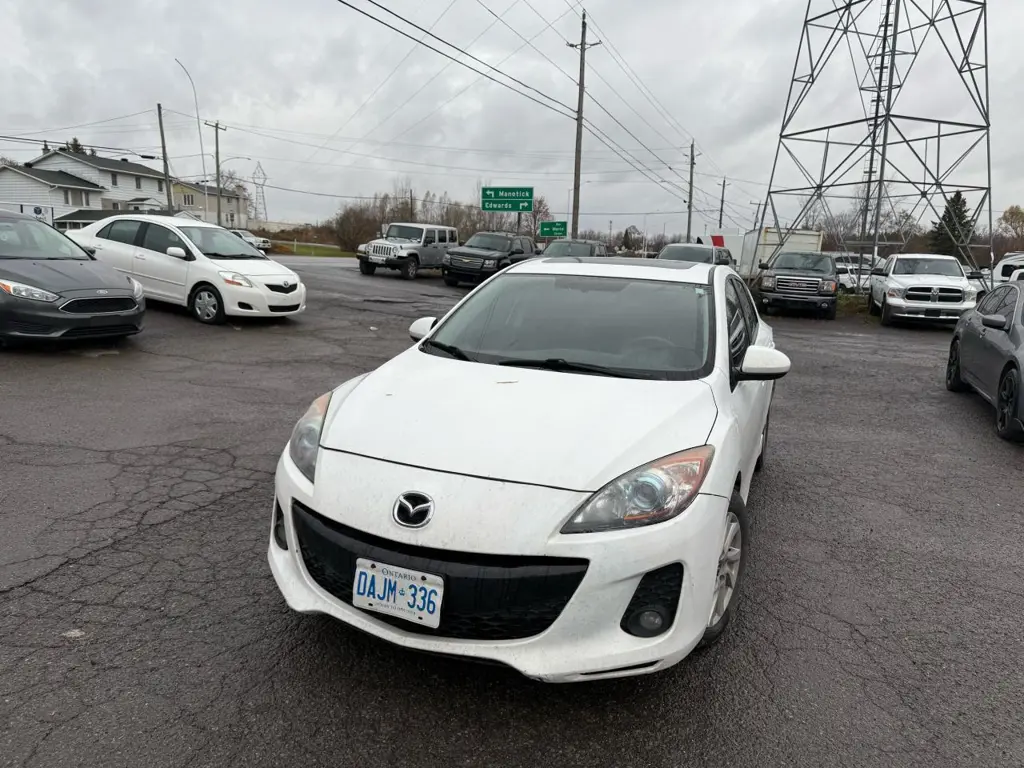 2013 Mazda MAZDA3 GS-SKY