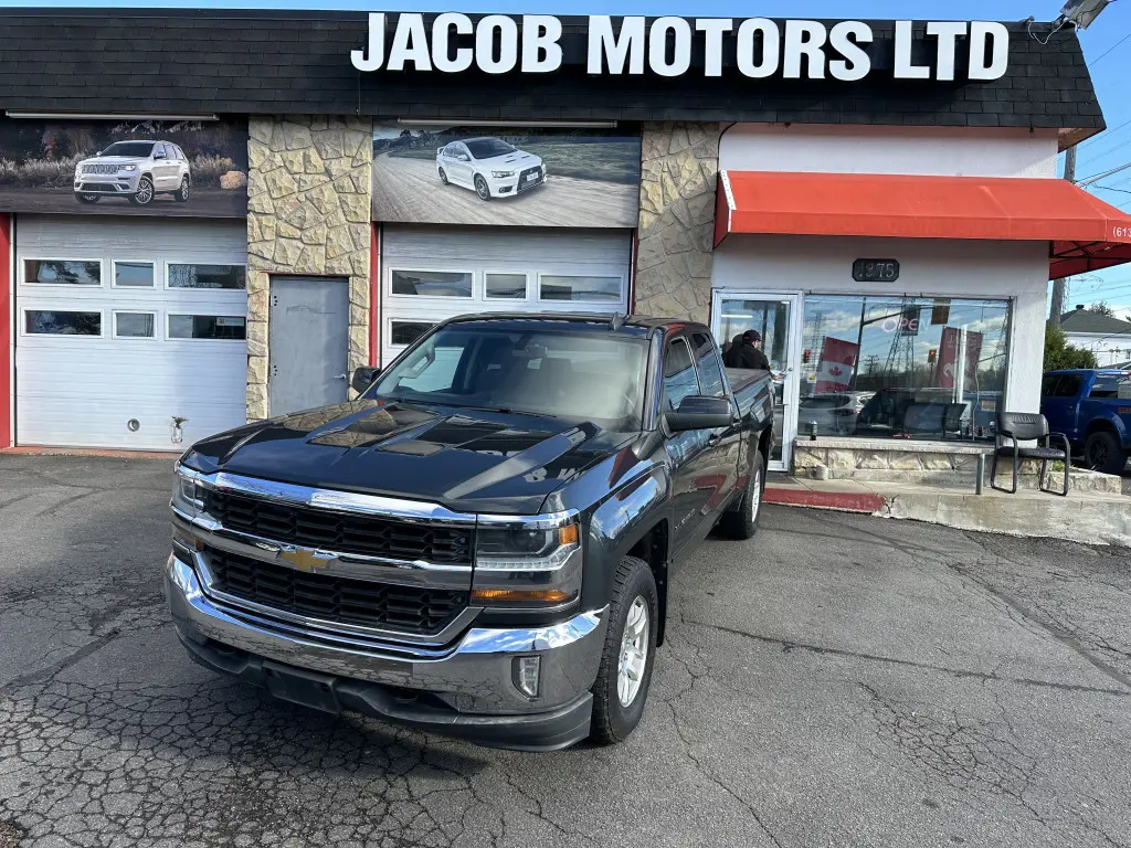 2017 Chevrolet Silverado 1500 1LT 4x4 Crew Cab 5.75 ft. box 143.5 in. WB Automatic