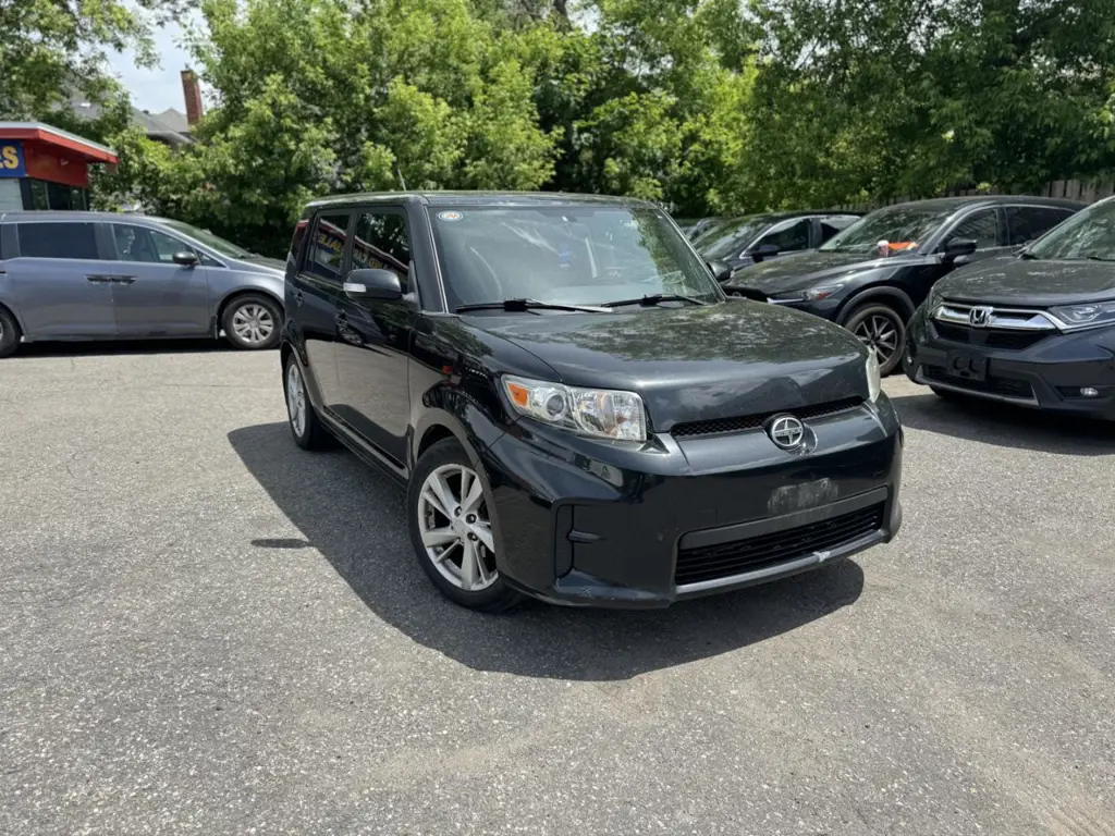 2012 Scion xB 5-Door Wagon 5-Spd MT