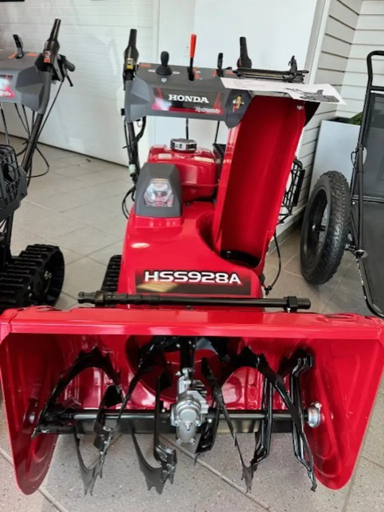 2024 Honda HSS928CT SNOWTHROWER 