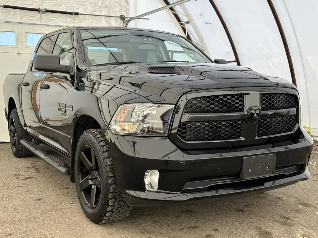 2019 RAM 1500 EXPRESS CREW 4X4,NIGHT EDTION,REVERSE CAMERA