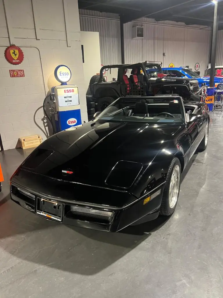 1988 Chevrolet Corvette 2dr Convertible