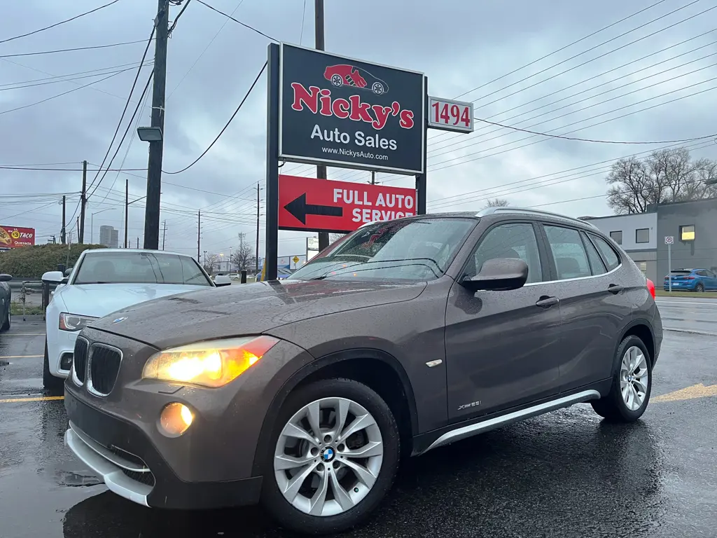 2012 BMW X1 xDrive28i AWD - NAVI - PANO ROOF - LOW KMS!